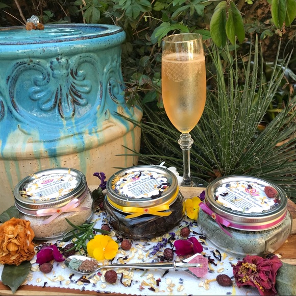 Beautifying Mask & Skin Cleanser - Picture 4 of 8